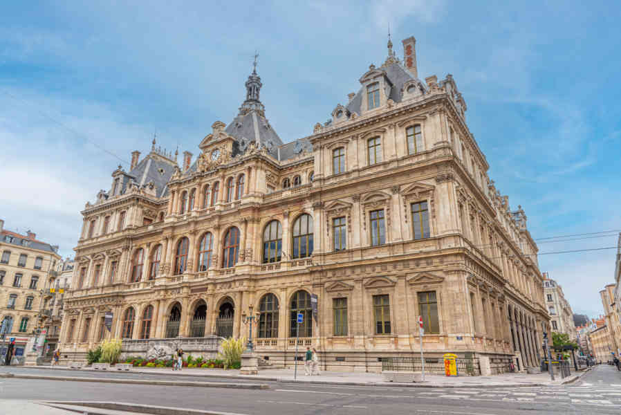 Francia - Lyon 034 - Palacio de Comercio.jpg